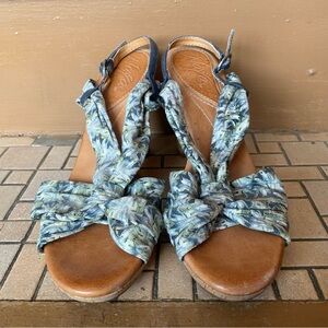 NAYA “WIND” Soft Leather Strapped Sandal with
Cork Heel Women’s 7 1/2M